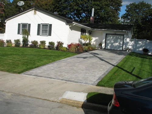 Paver driveway with border detail
