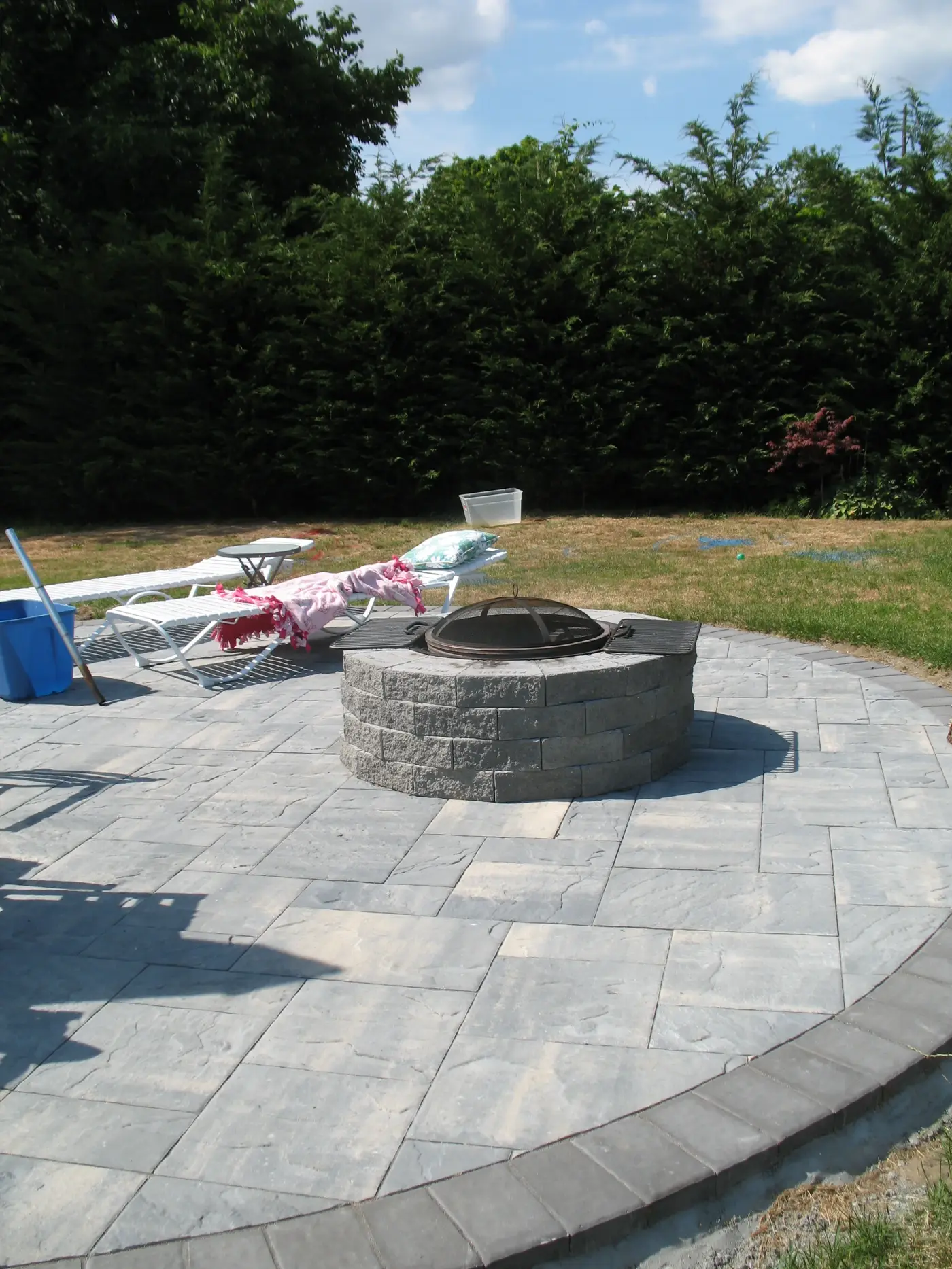Pool deck with premium pavers