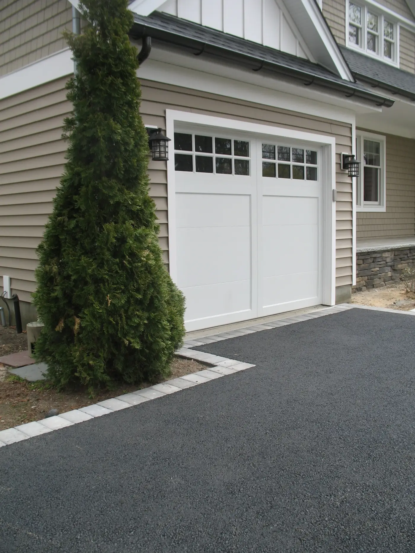Estate driveway — Long Island