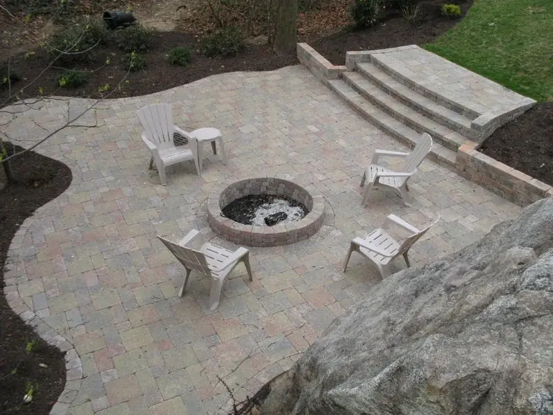 Pool coping and deck in premium pavers