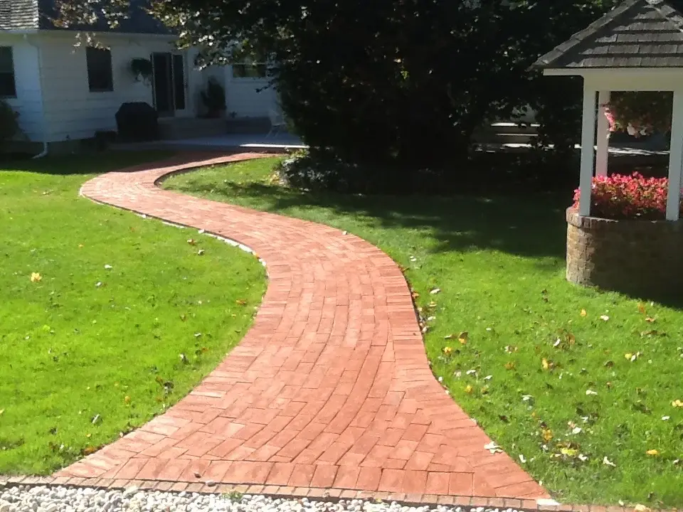 Estate entry — Cambridge pavers