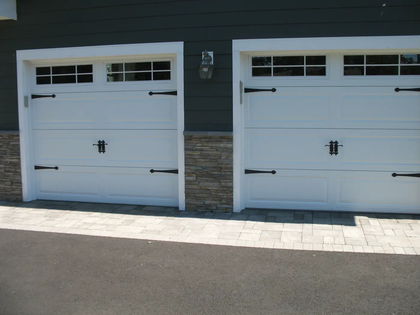 Driveway edge detail — Belgian block